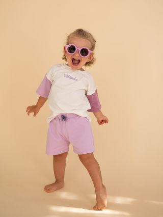 Léto plné smíchu, slunce a pohodlí!🍦☀️ Naše souprava v jemné levandulové je nejen stylová, ale i neuvěřitelně příjemná na...